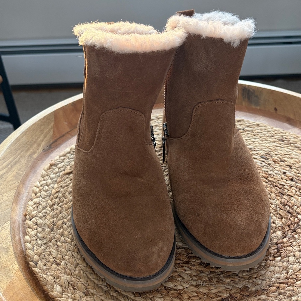 EMU Australia Beach Mini women’s brown suede Ankle Boots size 8 merino wool cozy